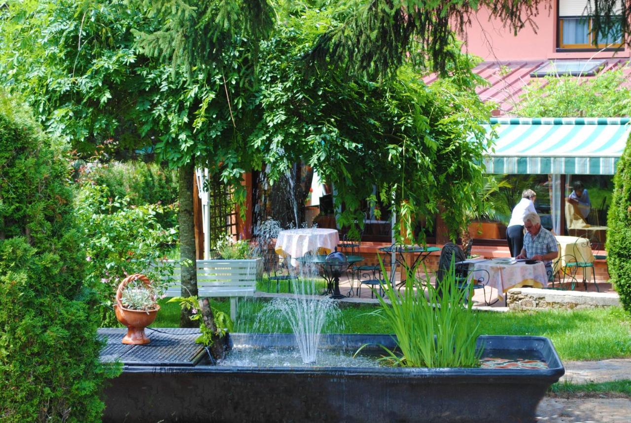 L'Auberge Des Gourmets Hotel Restaurant Le Vaudioux Bagian luar foto